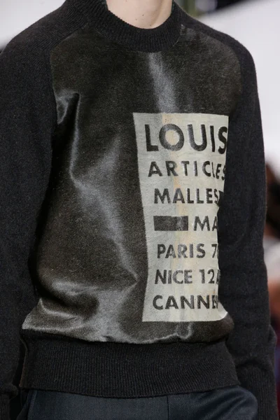 Look 15